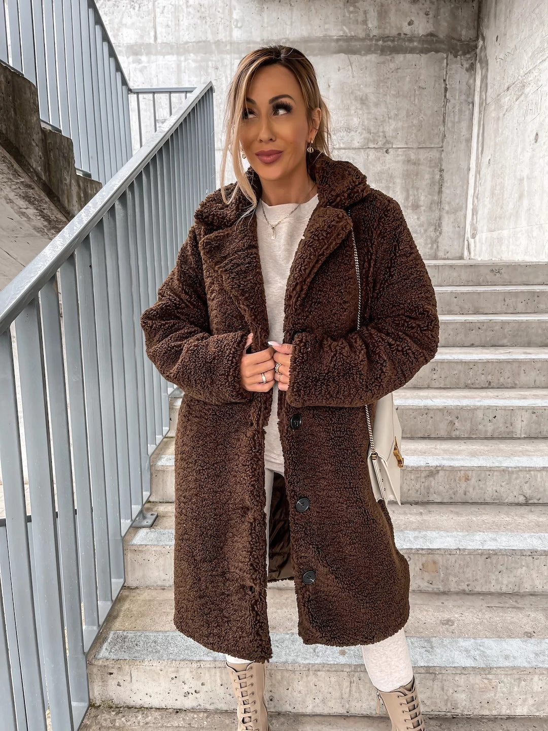 Women’s Wool Long Coat – Oversized Fit – Lapel Collar – Button Front Fino